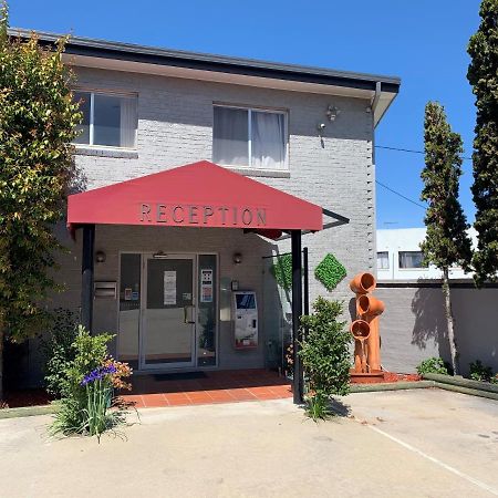 קווינביאן Crest Motor Inn מראה חיצוני תמונה