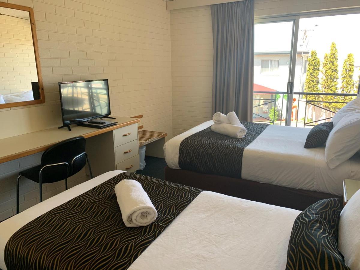 קווינביאן Crest Motor Inn מראה חיצוני תמונה