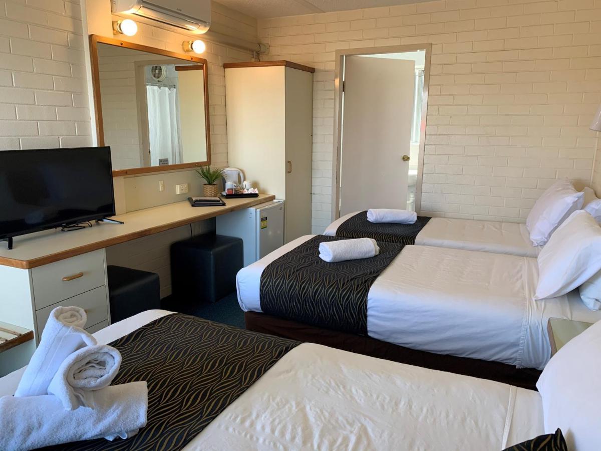 קווינביאן Crest Motor Inn מראה חיצוני תמונה