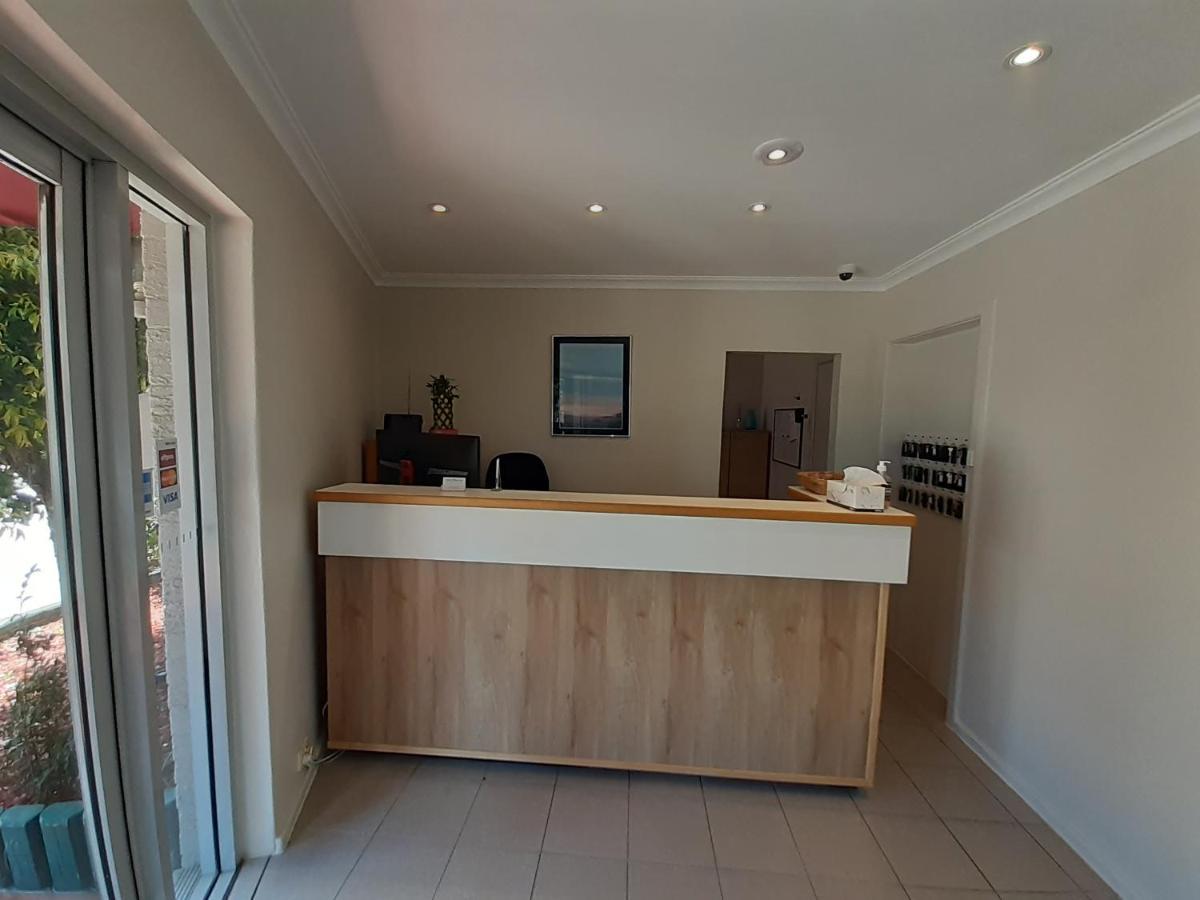 קווינביאן Crest Motor Inn מראה חיצוני תמונה