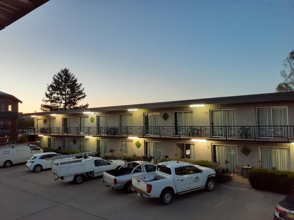 קווינביאן Crest Motor Inn מראה חיצוני תמונה