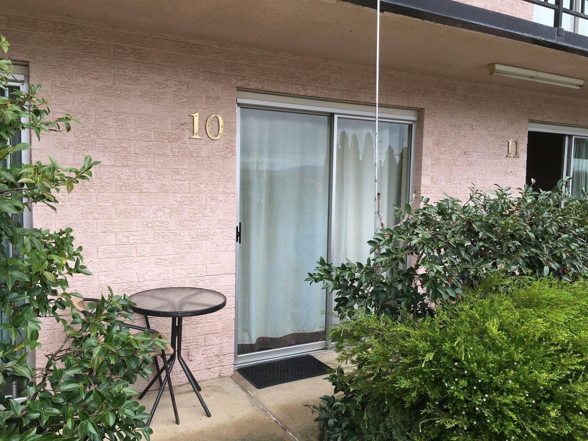קווינביאן Crest Motor Inn מראה חיצוני תמונה