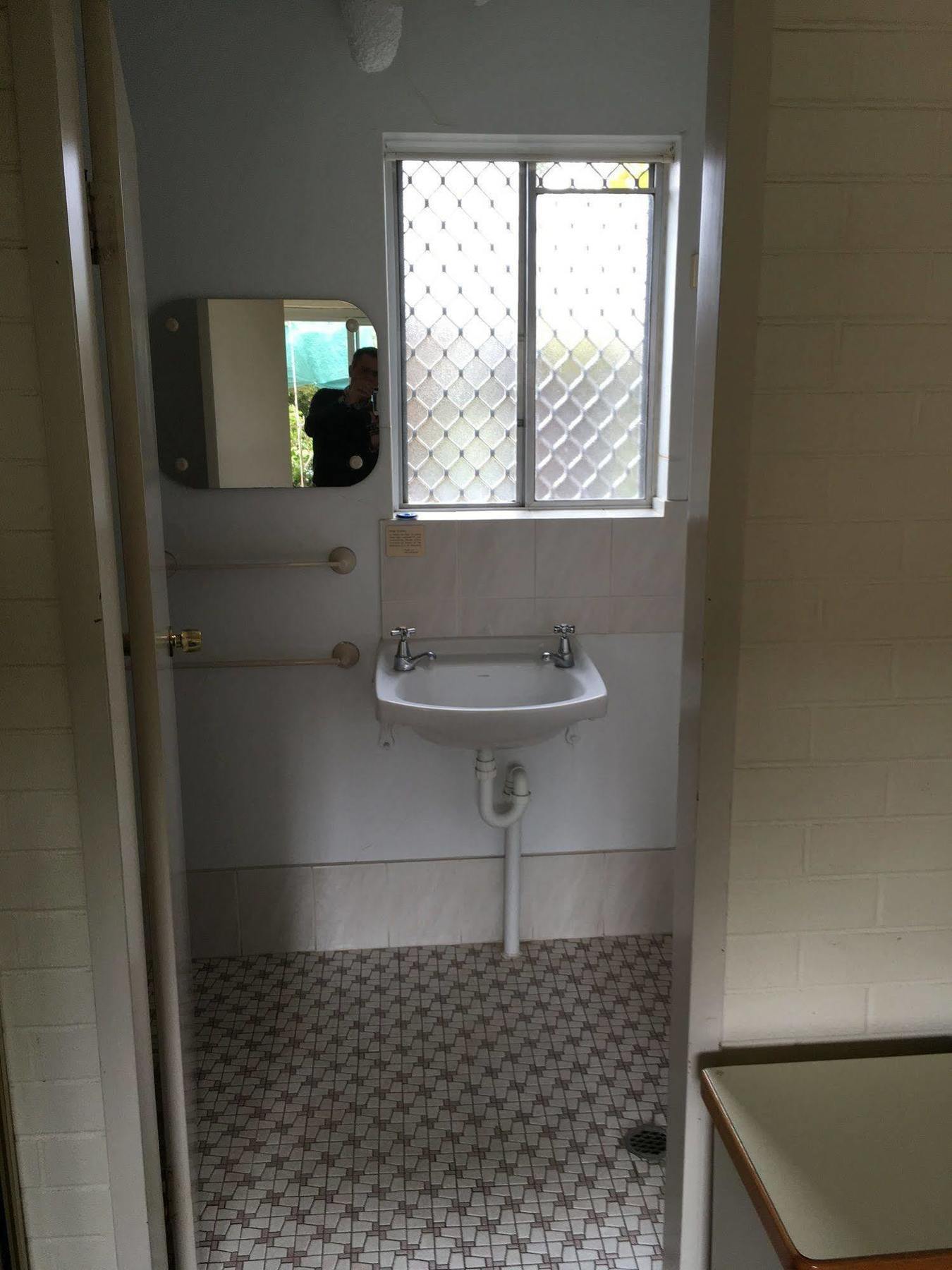 קווינביאן Crest Motor Inn מראה חיצוני תמונה
